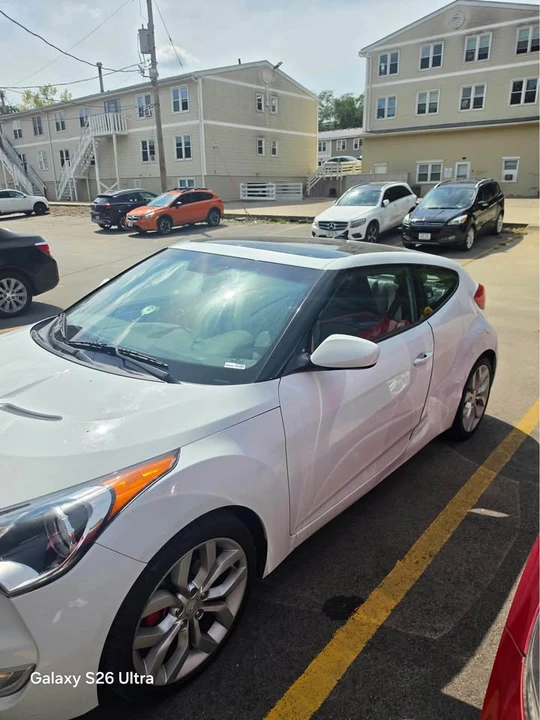 2013 Hyundai Veloster - Image 10 of 15