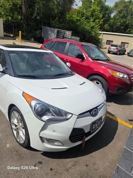 2013 Hyundai Veloster - Image 8 of 15