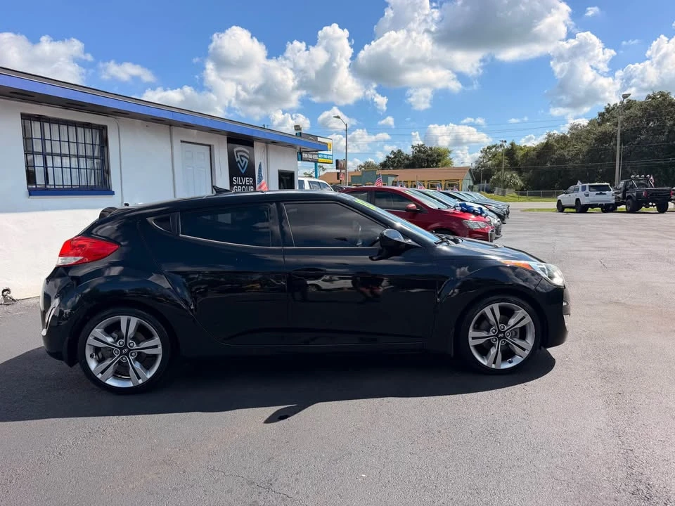 2013 Hyundai Veloster - Image 4 of 13