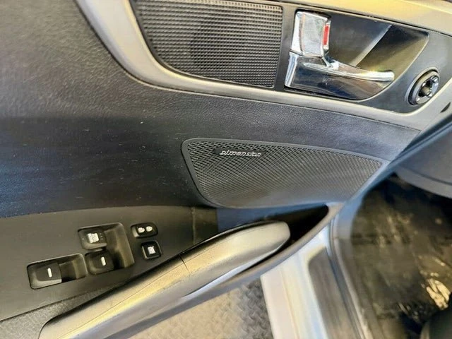 2013 Hyundai Veloster - Image 10 of 19