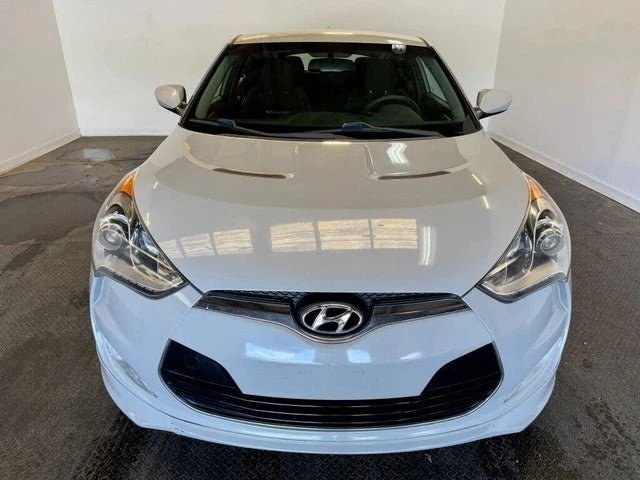 2013 Hyundai Veloster - Image 2 of 19