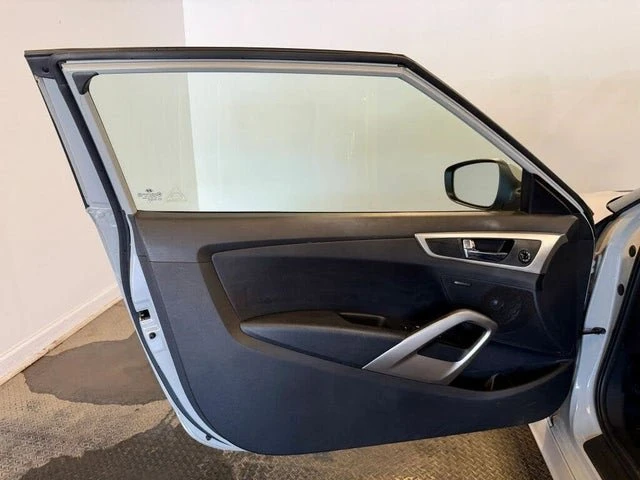 2013 Hyundai Veloster - Image 9 of 19