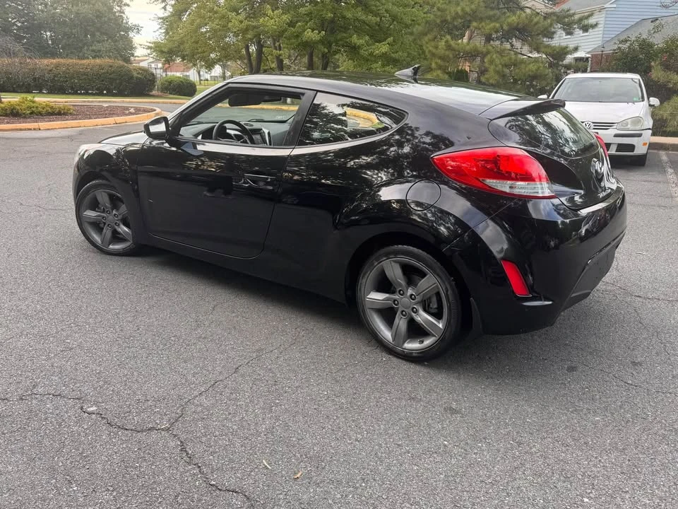 2013 Hyundai Veloster - Image 10 of 14