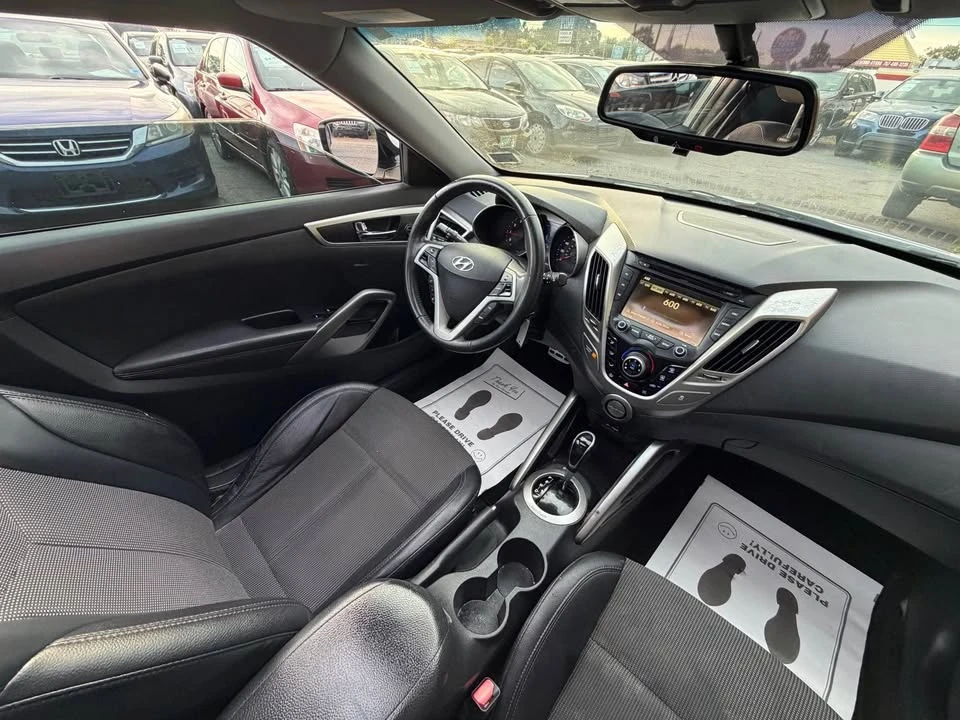 2013 Hyundai Veloster - Image 12 of 19