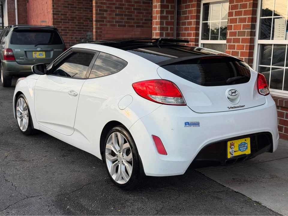 2013 Hyundai Veloster - Image 6 of 19
