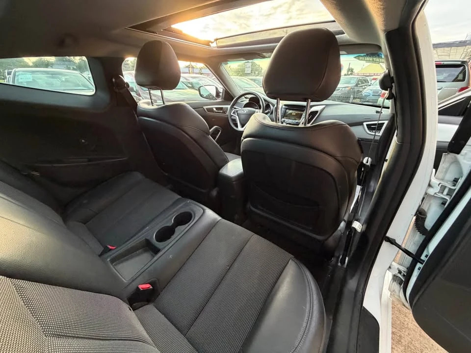 2013 Hyundai Veloster - Image 13 of 19