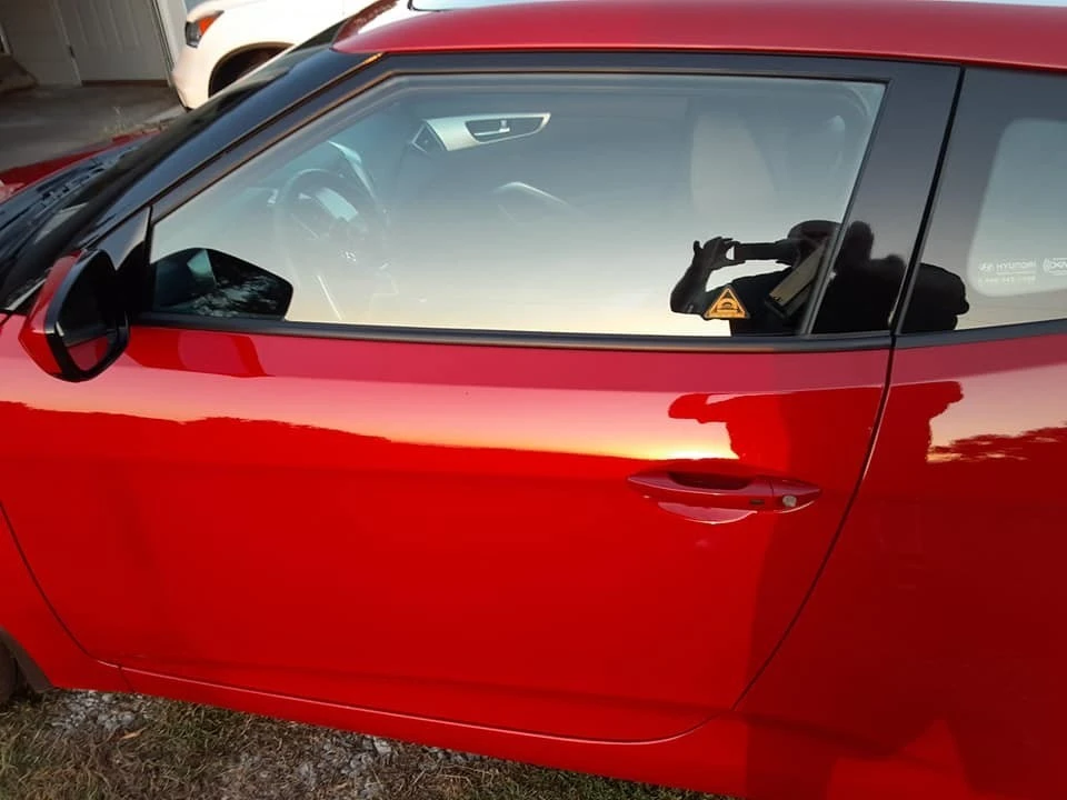 2013 Hyundai Veloster - Image 2 of 31