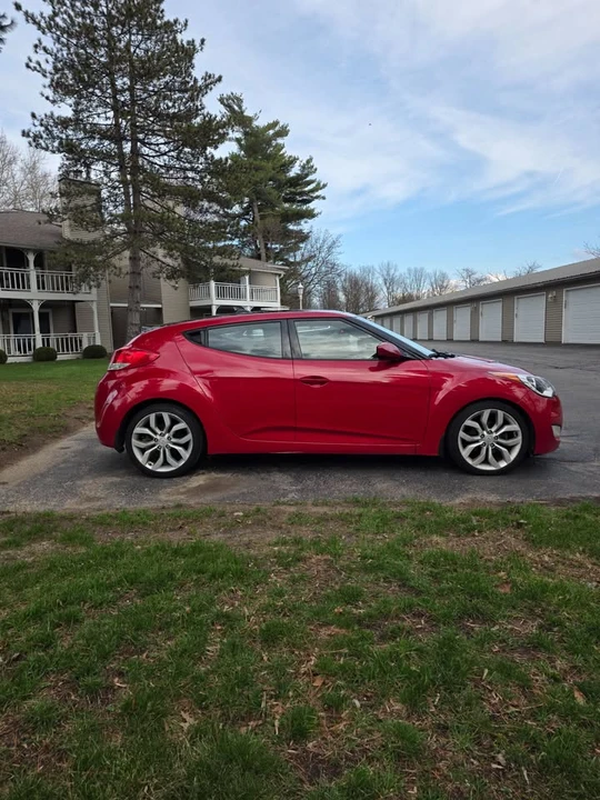 2013 Hyundai Veloster - Image 4 of 17