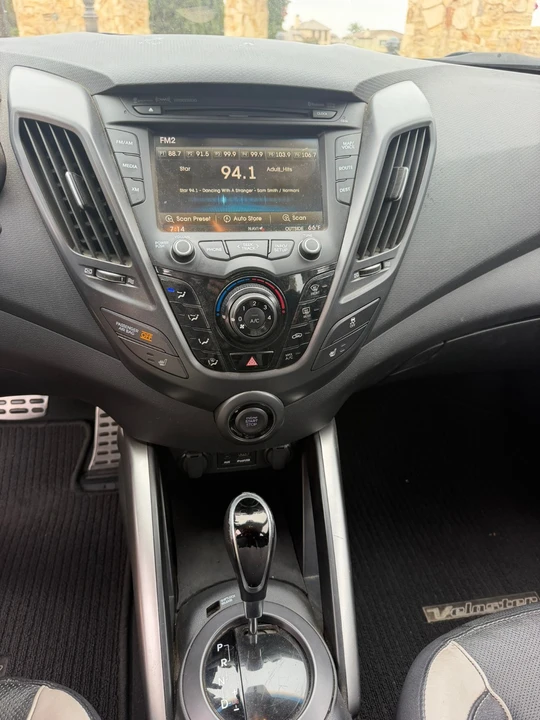 2013 Hyundai Veloster - Image 19 of 20