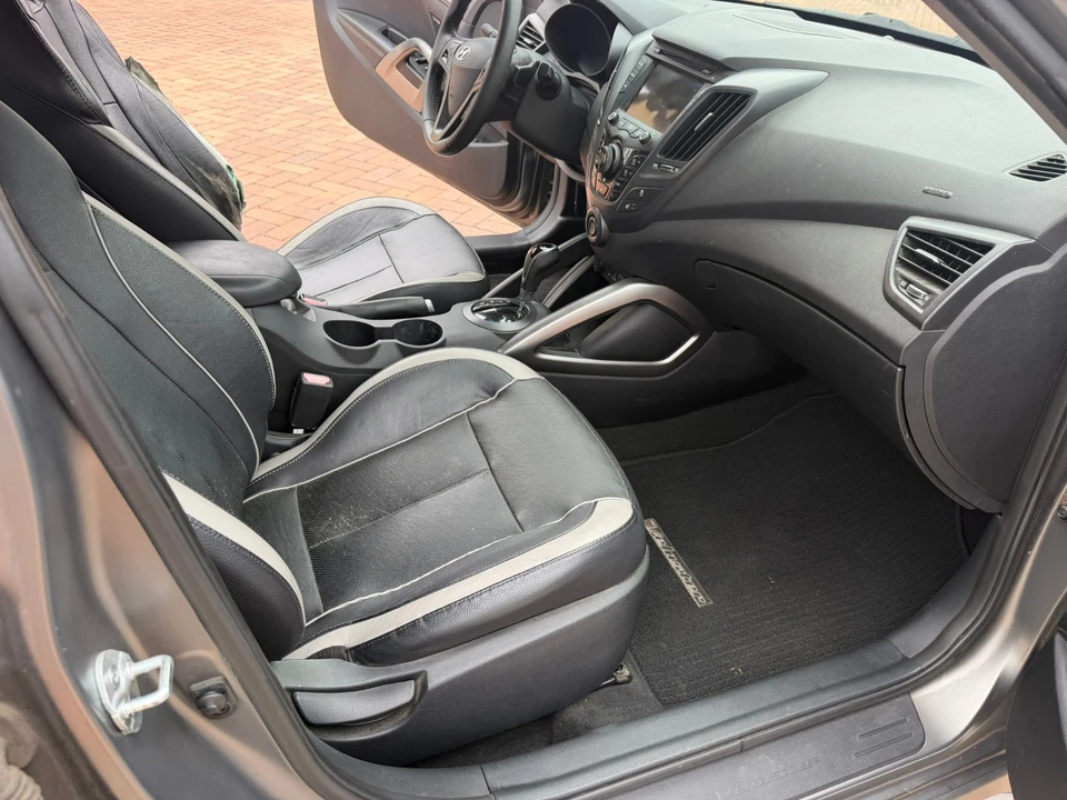 2013 Hyundai Veloster - Image 14 of 20