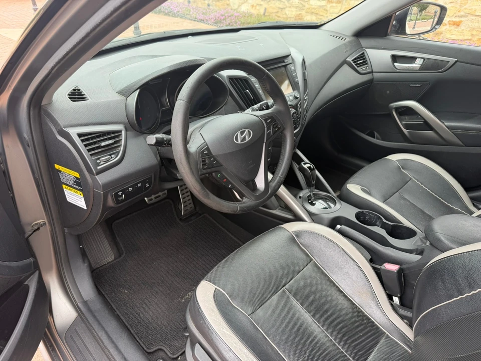 2013 Hyundai Veloster - Image 10 of 20