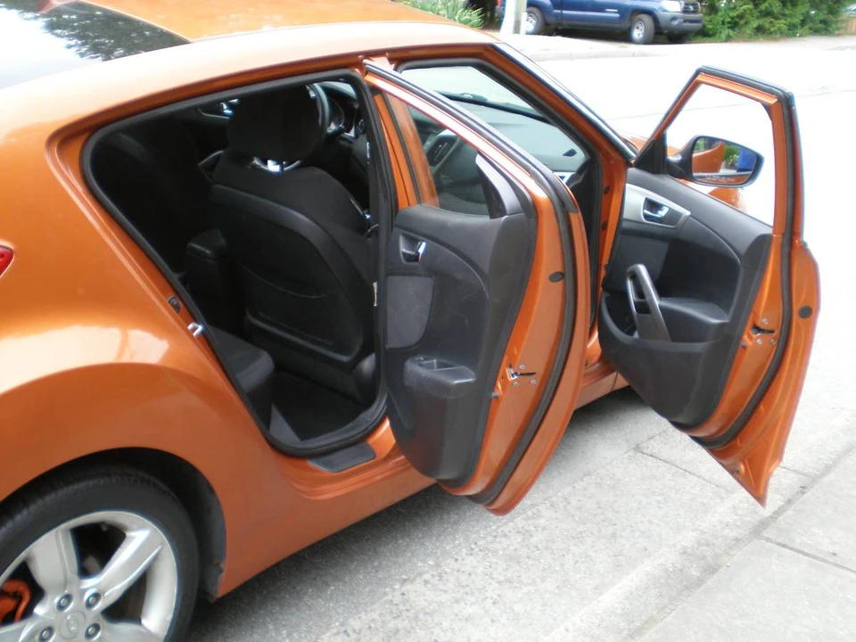 2013 Hyundai Veloster - Image 5 of 21
