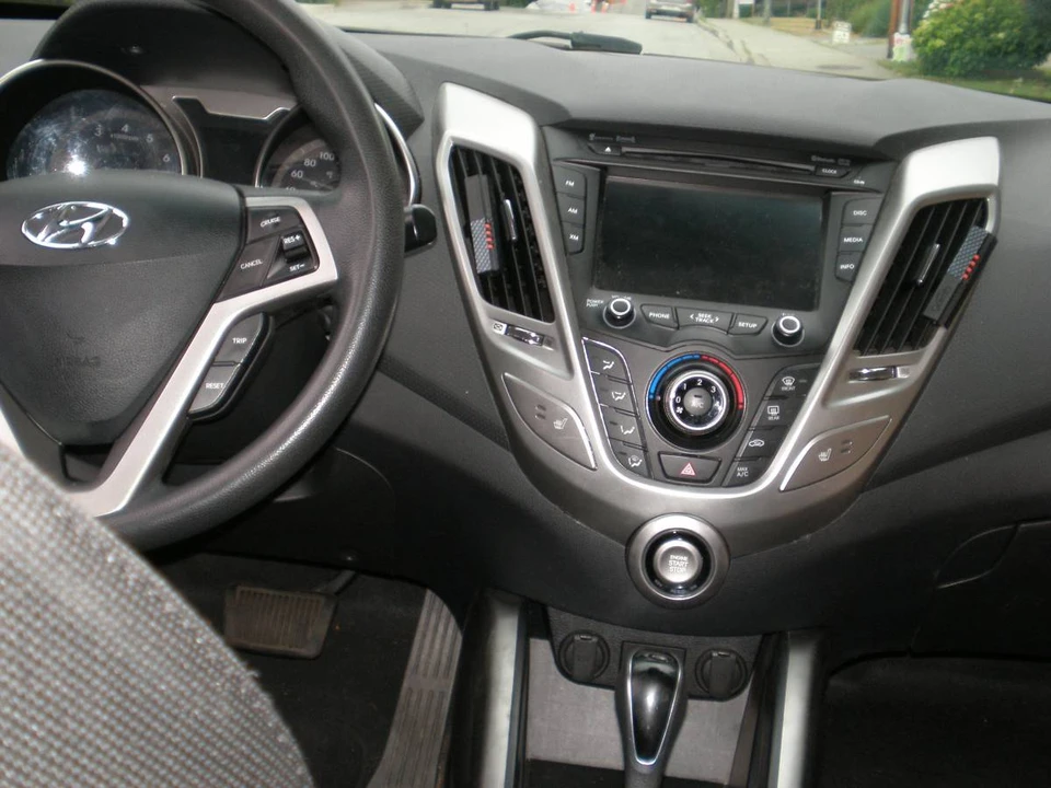 2013 Hyundai Veloster - Image 14 of 21