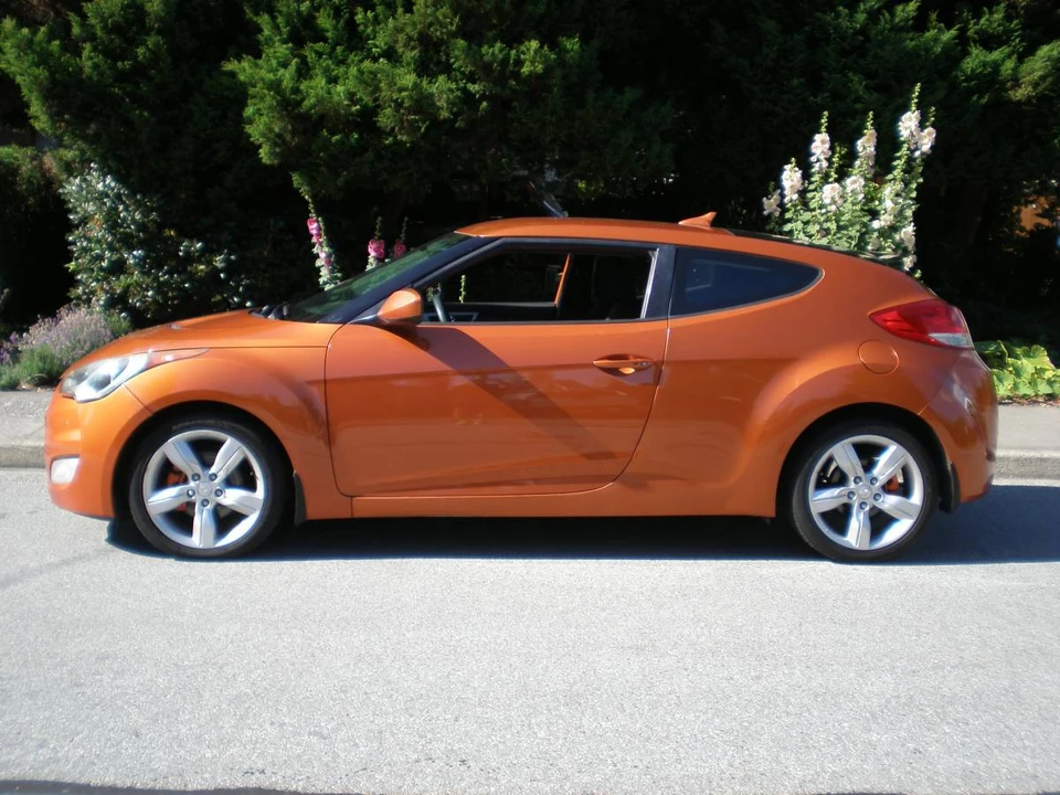 2013 Hyundai Veloster - Image 18 of 21