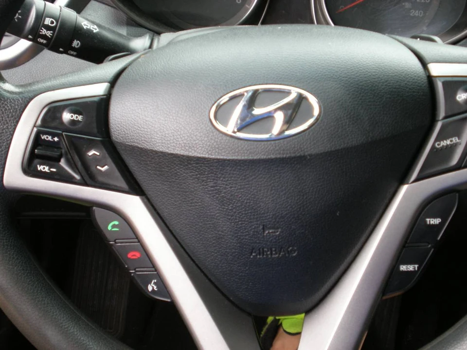 2013 Hyundai Veloster - Image 20 of 21