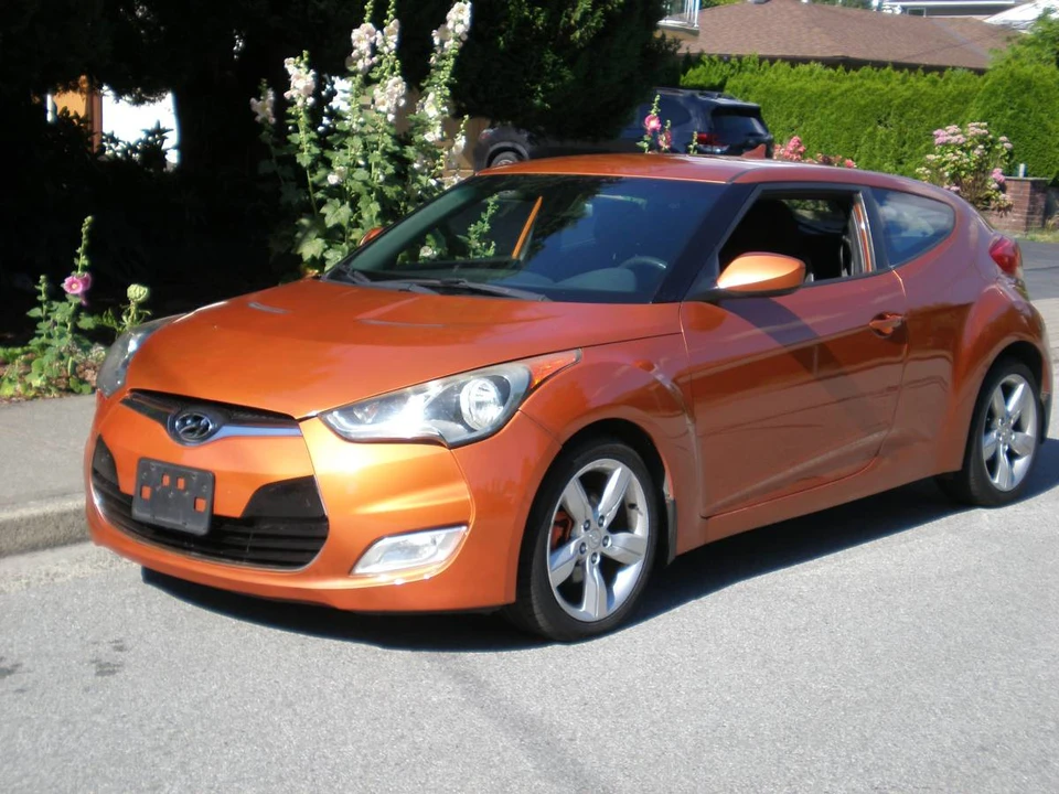 2013 Hyundai Veloster - Image 16 of 21