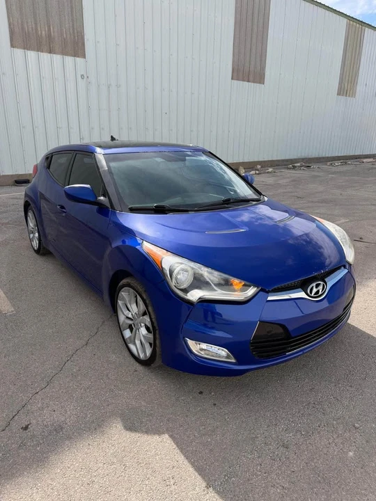 2013 Hyundai Veloster - Image 2 of 9