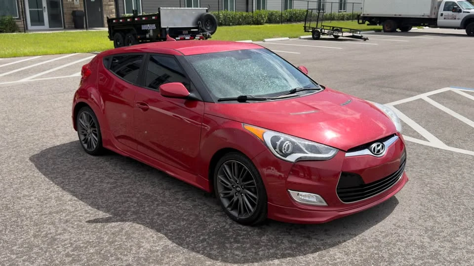 2013 Hyundai Veloster - Image 2 of 13