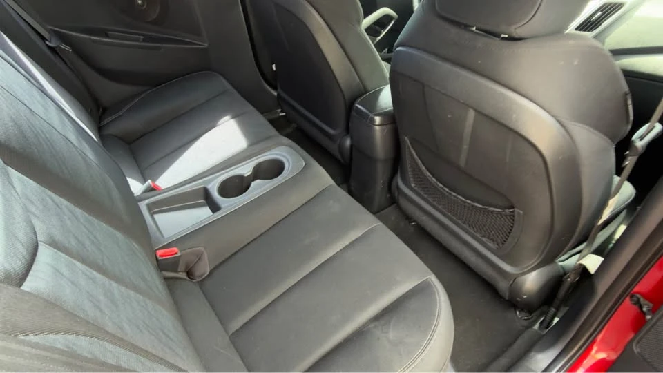 2013 Hyundai Veloster - Image 10 of 13