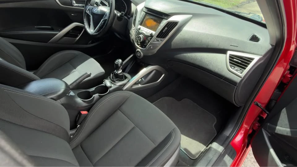 2013 Hyundai Veloster - Image 9 of 13