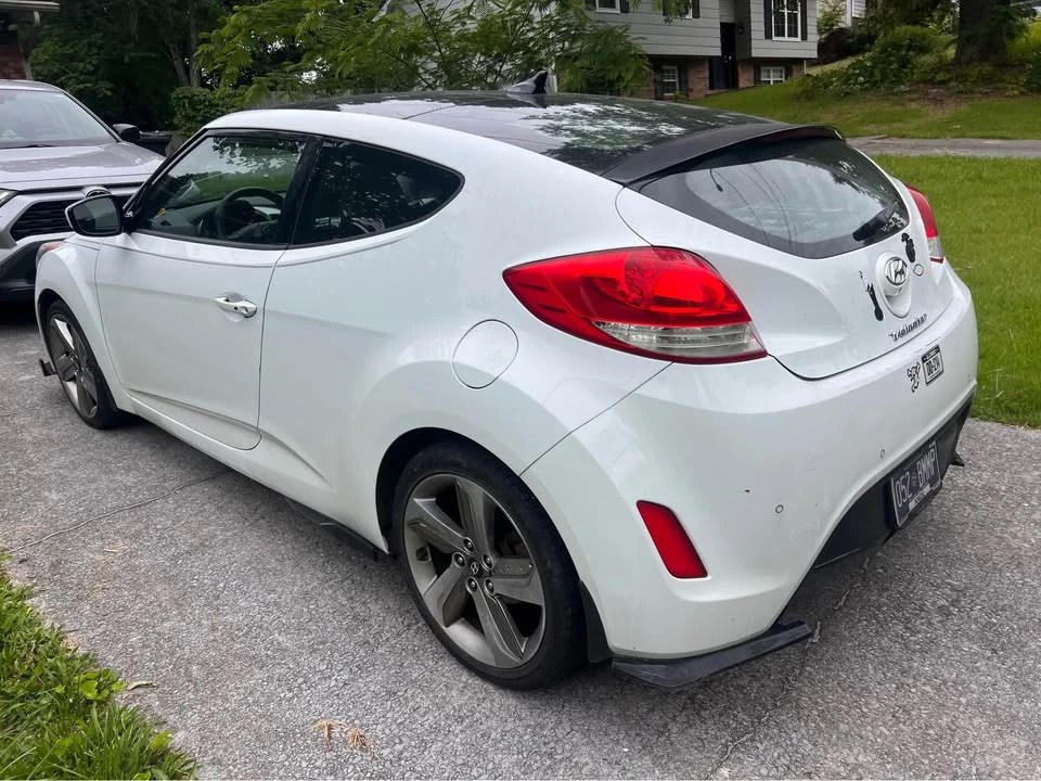 2013 Hyundai Veloster - Image 2 of 4