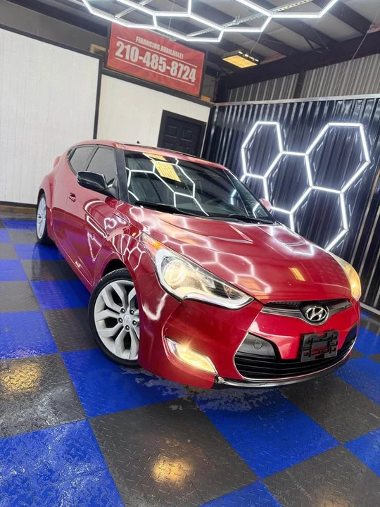 2013 Hyundai Veloster - Image 2 of 10