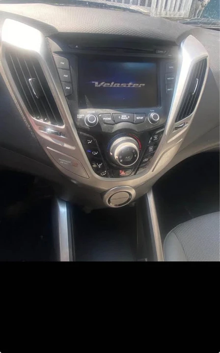 2013 Hyundai Veloster - Image 6 of 8