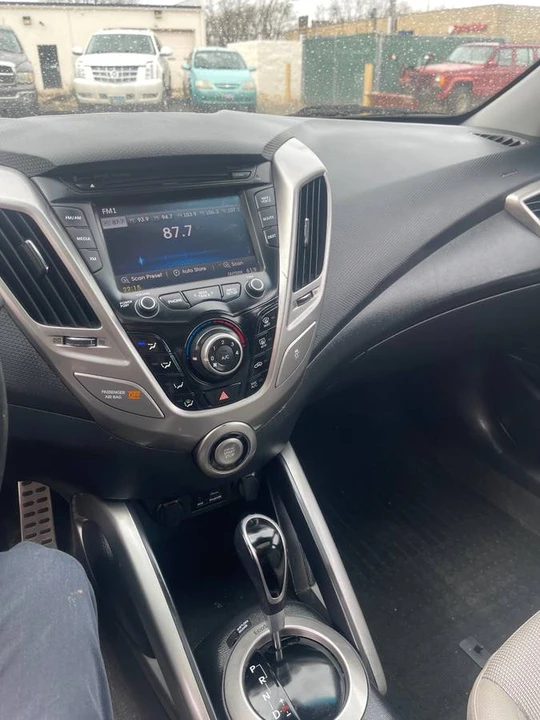 2013 Hyundai Veloster - Image 9 of 11