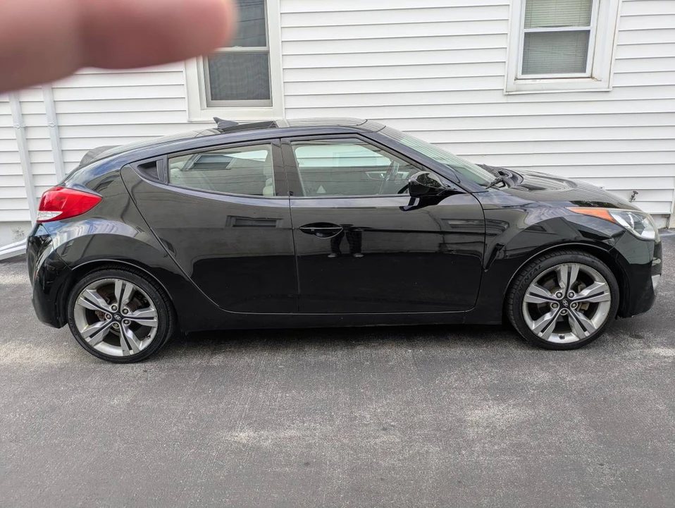 2013 Hyundai Veloster - Image 4 of 16
