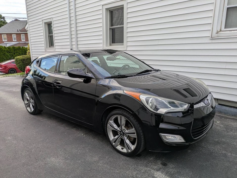 2013 Hyundai Veloster - Image 2 of 16
