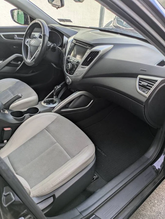 2013 Hyundai Veloster - Image 11 of 16