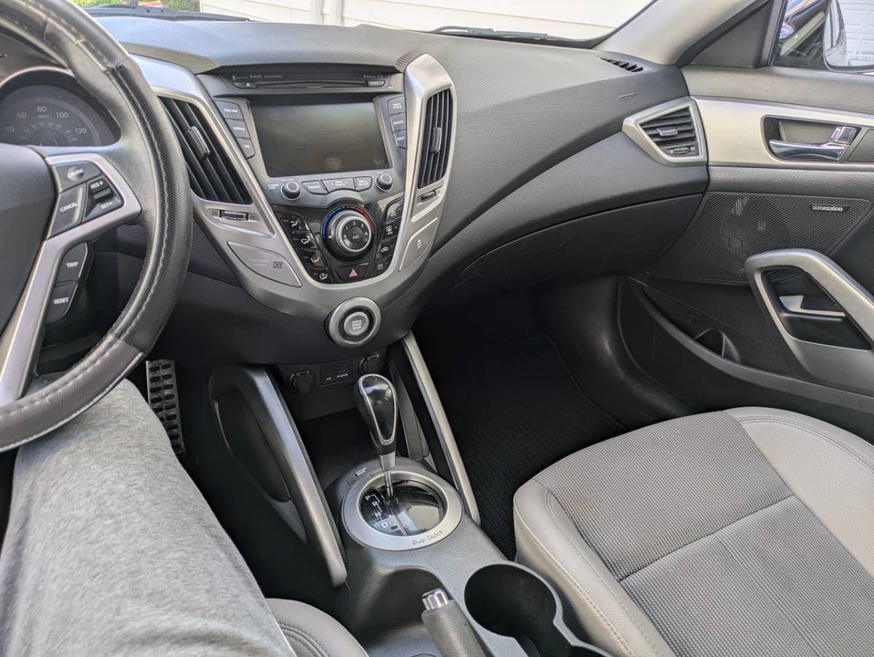 2013 Hyundai Veloster - Image 10 of 16