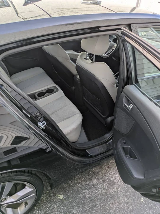 2013 Hyundai Veloster - Image 13 of 16
