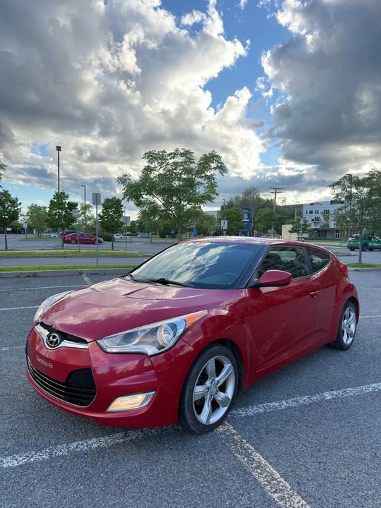 2013 Hyundai Veloster - Image 2 of 11