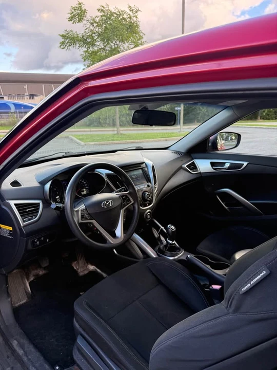 2013 Hyundai Veloster - Image 8 of 11