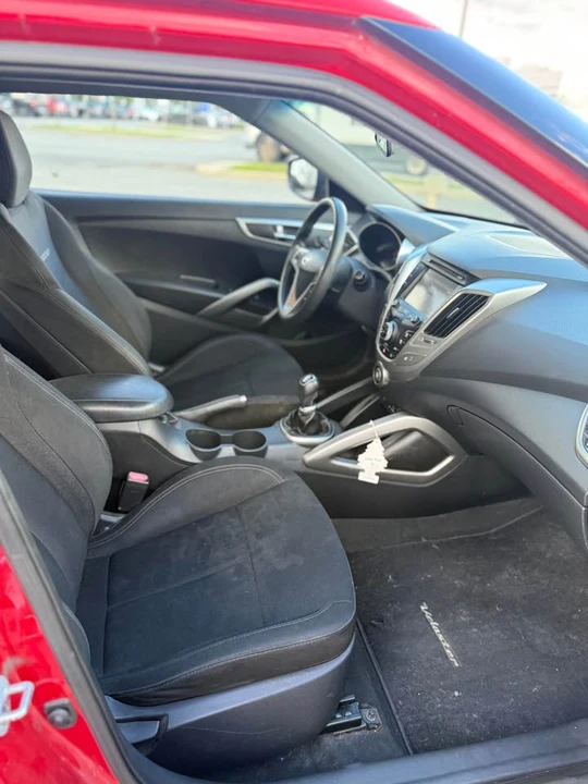 2013 Hyundai Veloster - Image 10 of 11