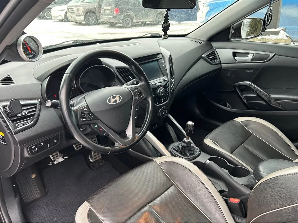 2013 Hyundai Veloster - Image 2 of 13