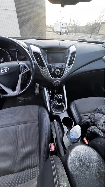2013 Hyundai Veloster - Image 6 of 11