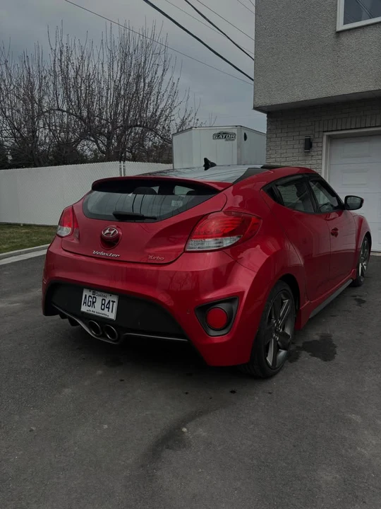 2013 Hyundai Veloster - Image 2 of 10