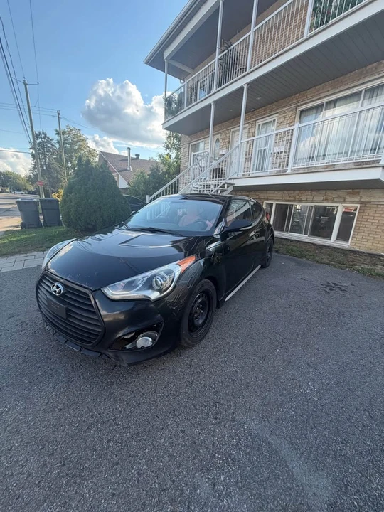 2013 Hyundai Veloster - Image 2 of 11