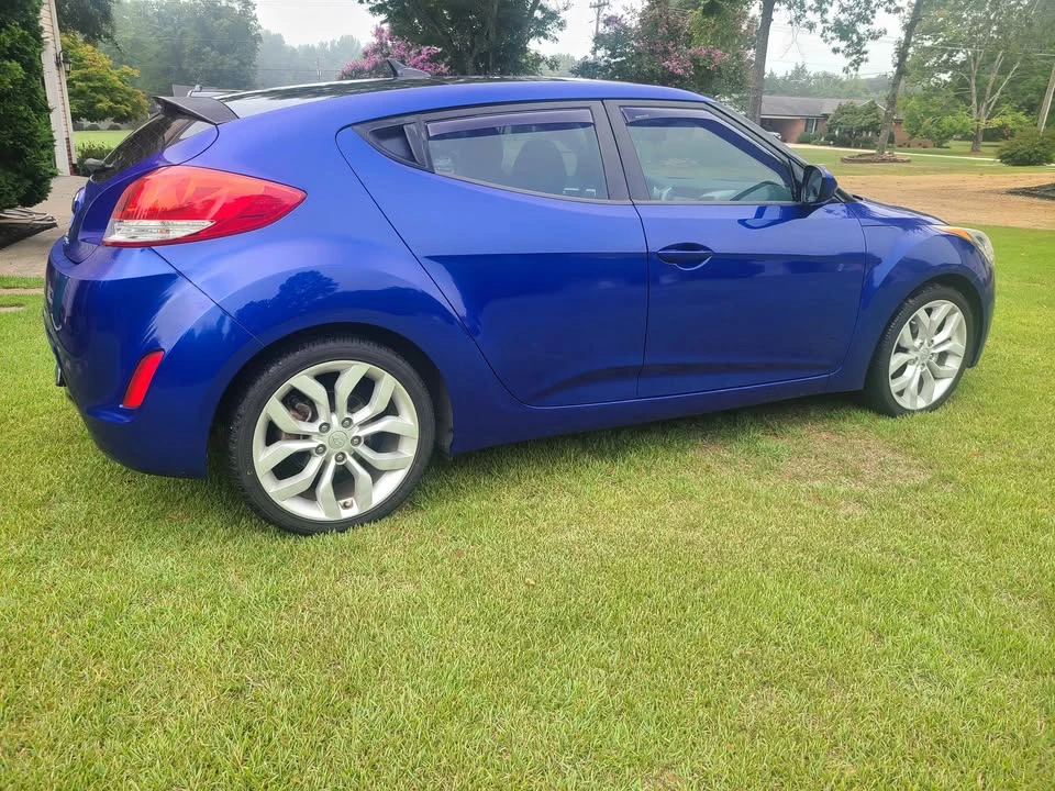 2013 Hyundai Veloster - Image 2 of 16