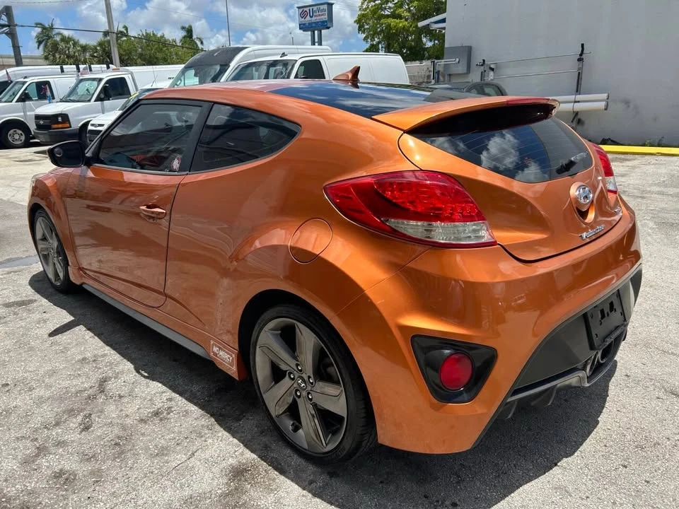 2013 Hyundai Veloster - Image 2 of 16