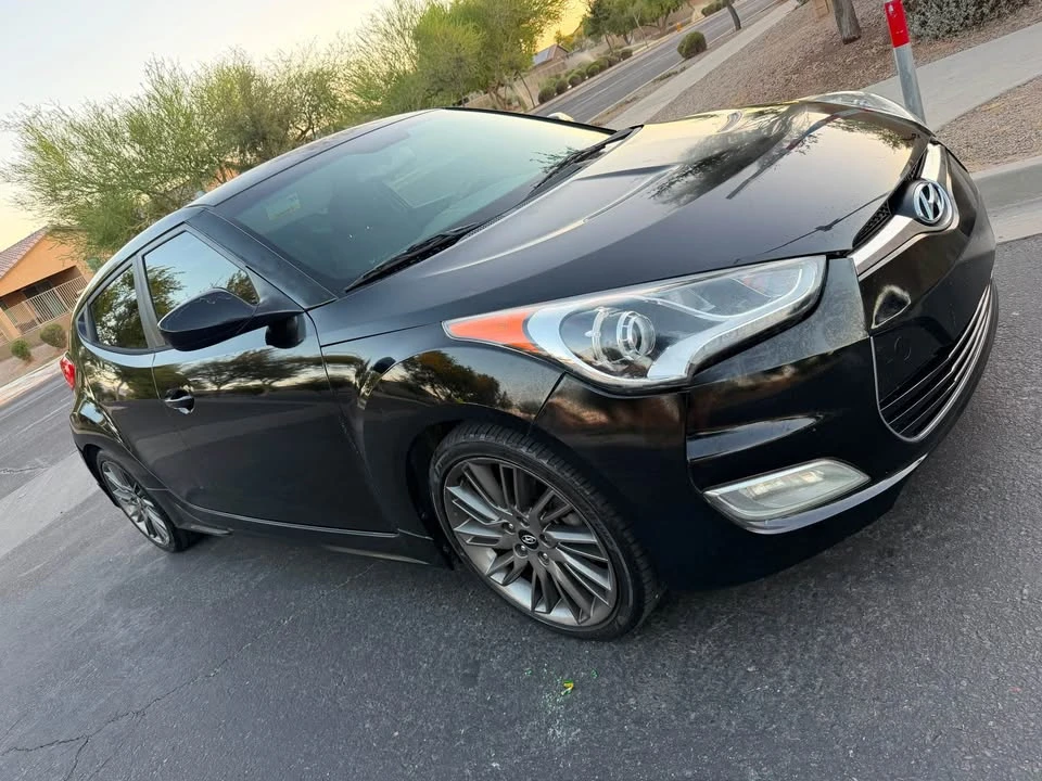 2013 Hyundai Veloster - Image 2 of 10