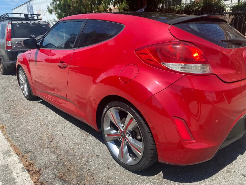 2013 Hyundai Veloster - Image 2 of 8