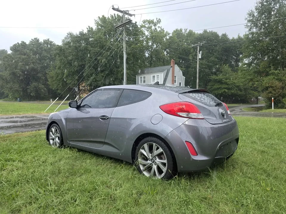 2013 Hyundai Veloster - Image 4 of 11