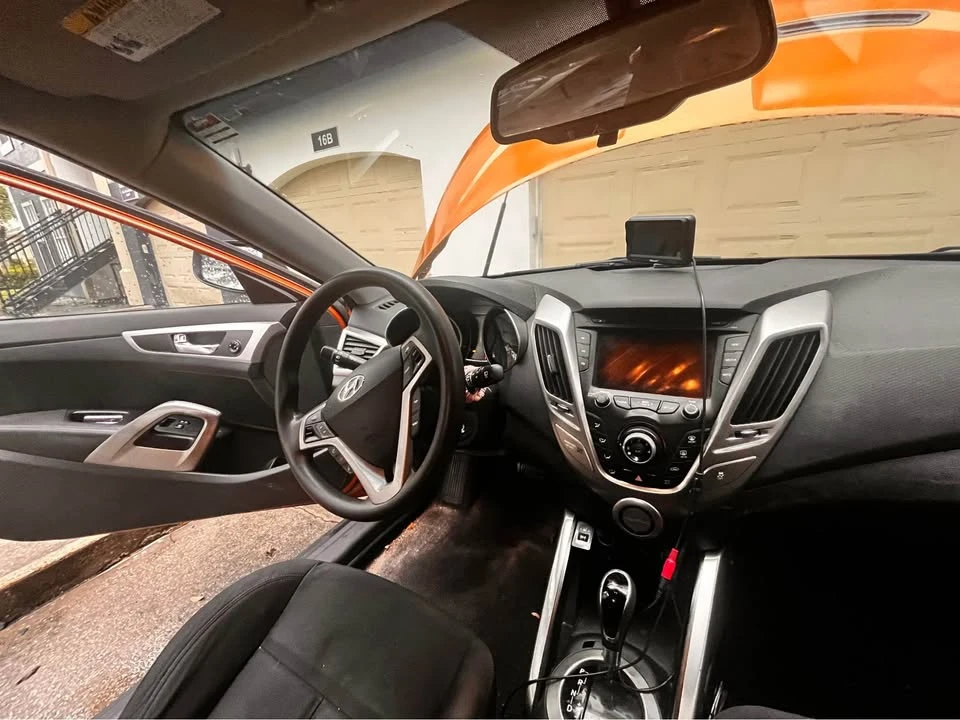 2013 Hyundai Veloster - Image 3 of 11