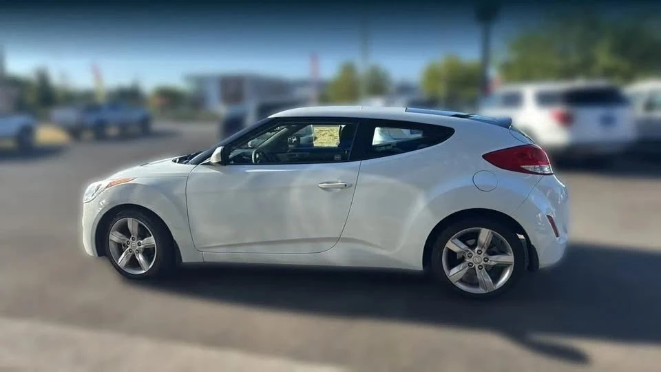 2013 Hyundai Veloster - Image 5 of 19