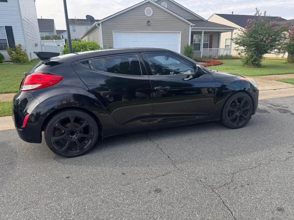 2013 Hyundai Veloster - Image 4 of 5
