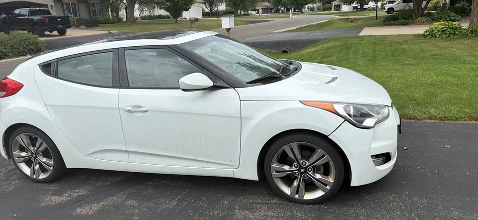 2013 Hyundai Veloster - Image 2 of 6
