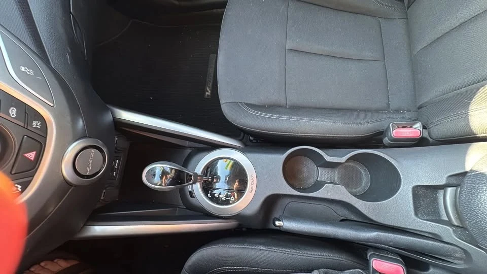 2013 Hyundai Veloster - Image 16 of 19